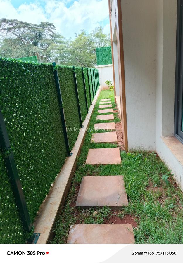 5 Bed Townhouse with En Suite at Lavington - 4