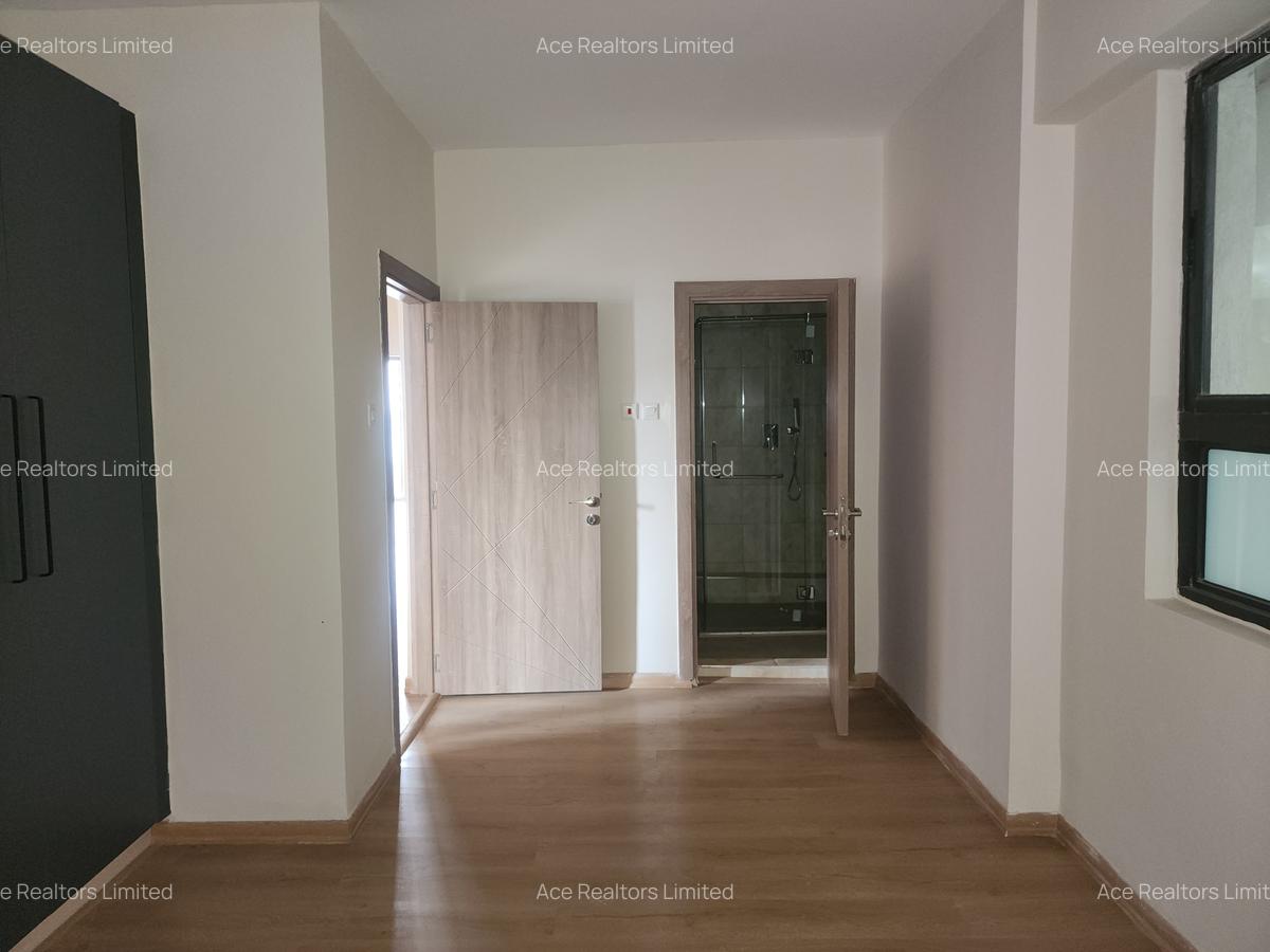 5 Bed Apartment with En Suite at Parklands - 17