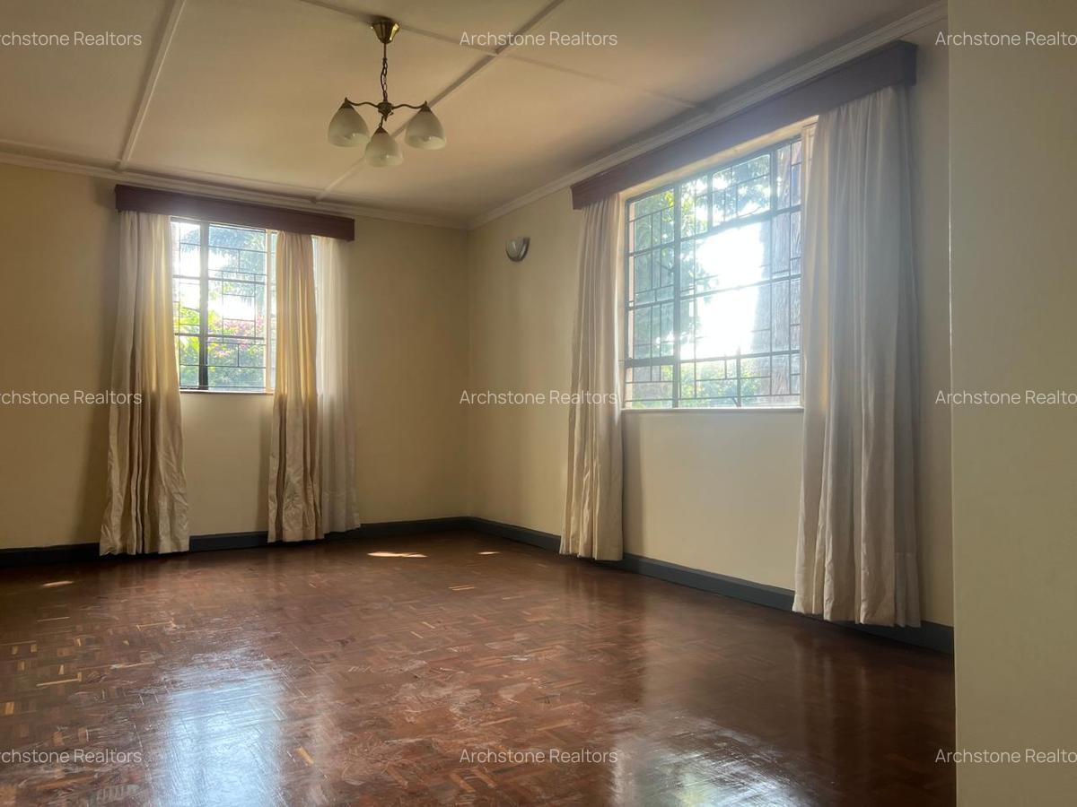 5 Bed House with En Suite in Runda - 7