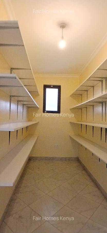 4 Bed Townhouse with En Suite at Lavington Green - 7