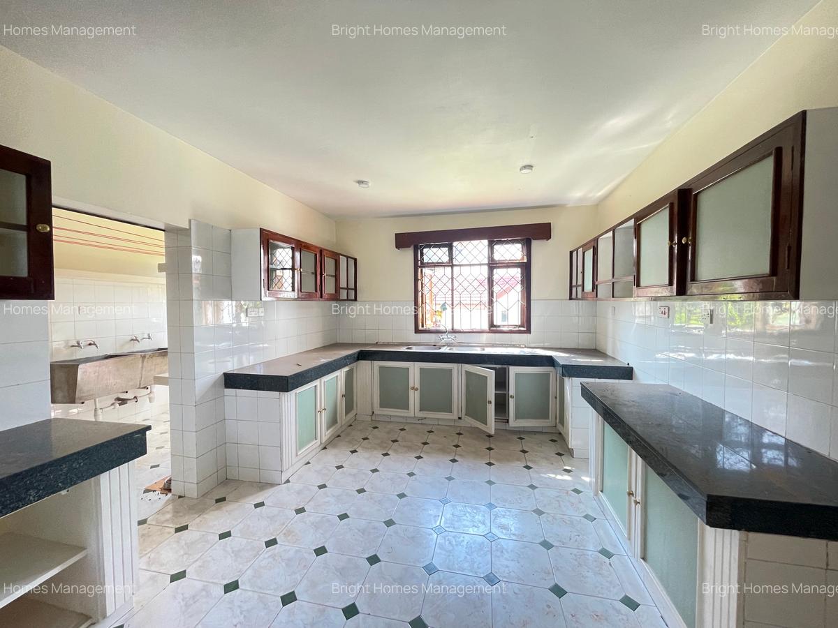 4 Bed Townhouse with En Suite in Lavington - 7