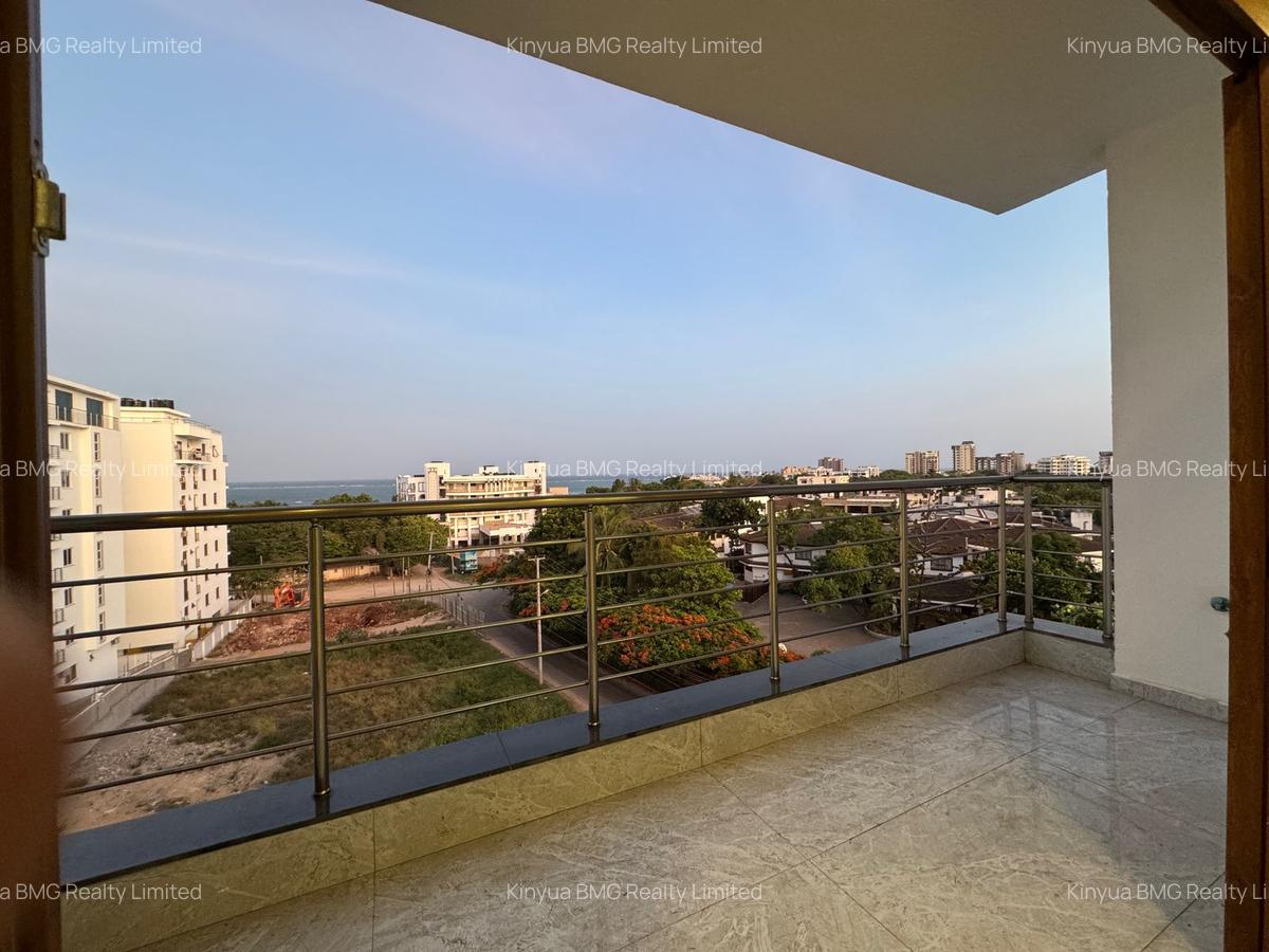 Serviced 2 Bed Apartment with En Suite at Baobab Road - 3
