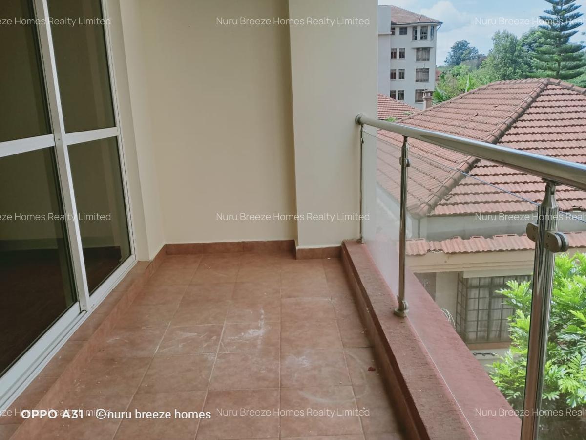 3 Bed Apartment with En Suite in Brookside - 6
