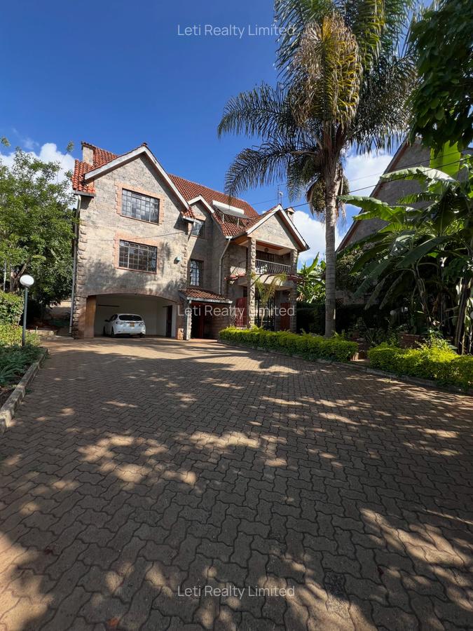 5 Bed Townhouse with En Suite in Lavington - 2