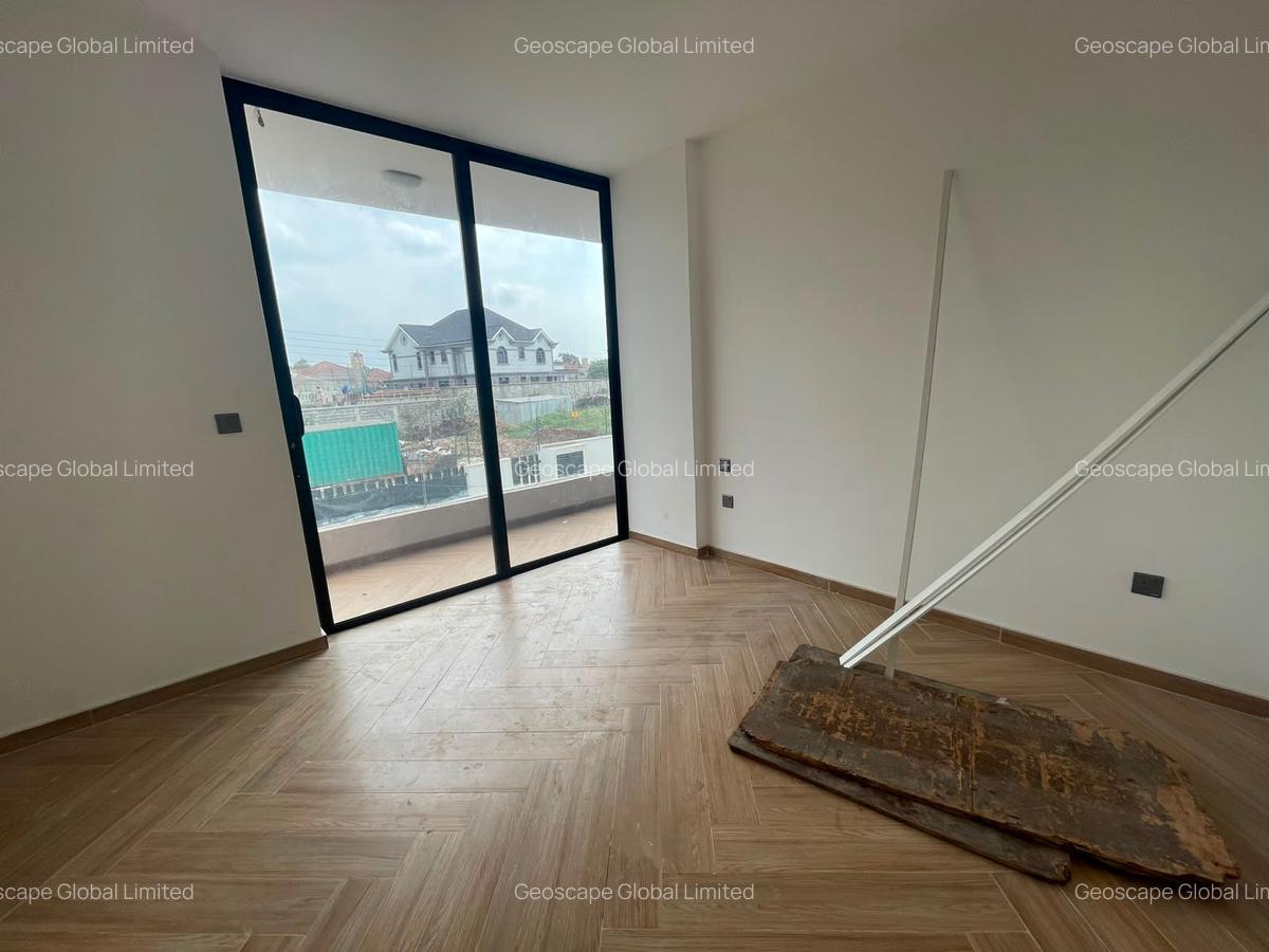 4 Bed House with En Suite in Runda - 11