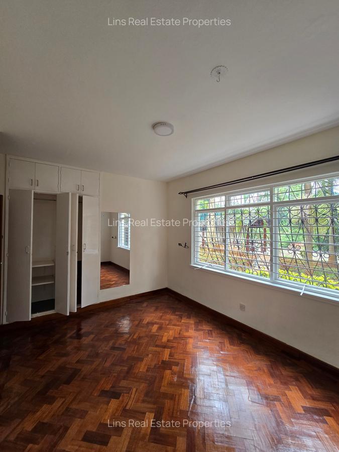 4 Bed House with En Suite in Runda - 8
