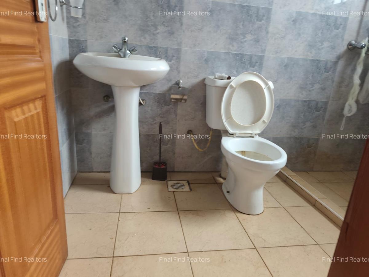 4 Bed Townhouse with En Suite in Kitisuru - 16