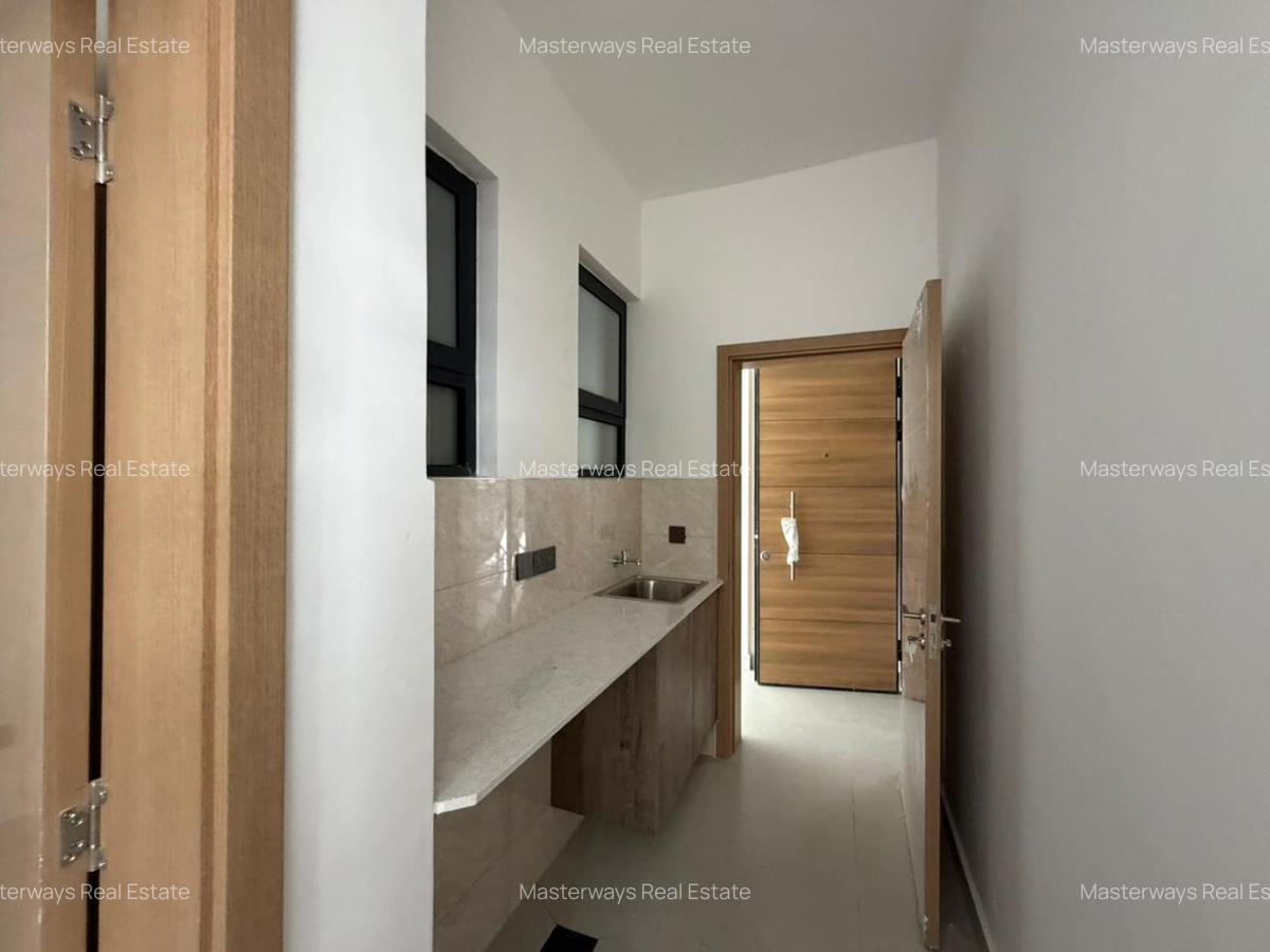 3 Bed Apartment with En Suite in Westlands Area - 16