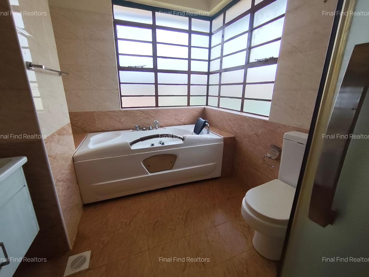 4 Bed Townhouse with En Suite in Runda - 18
