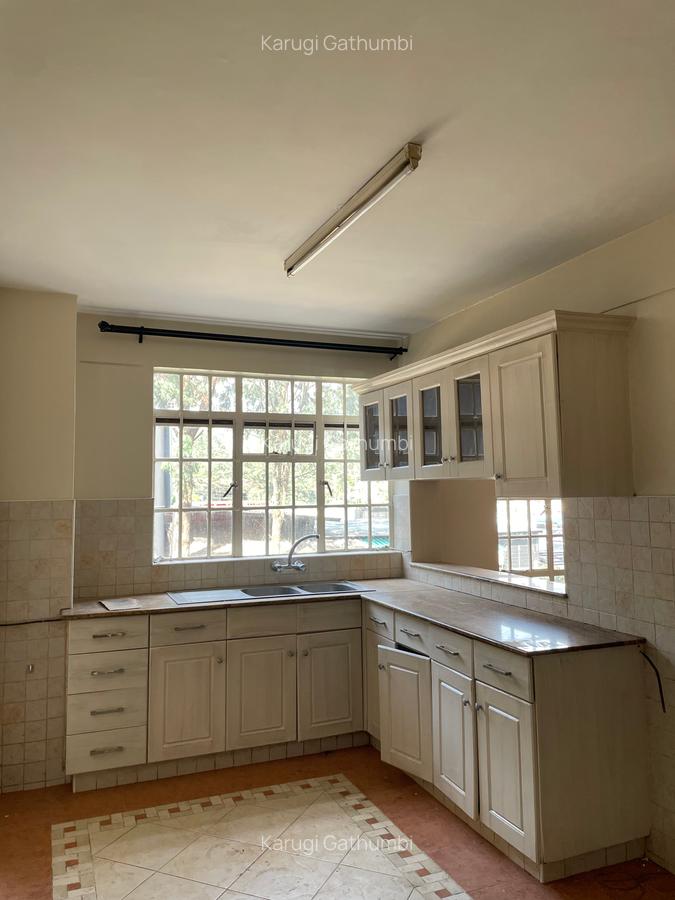 3 Bed Apartment with En Suite at Kilimani Road - 3