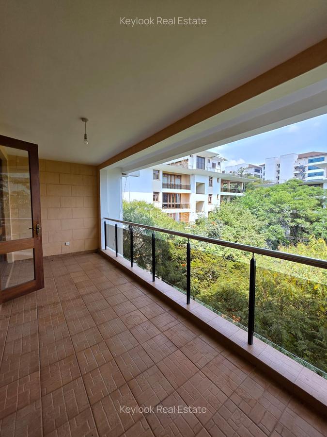 3 Bed Apartment with En Suite at Riverside Drive - 4