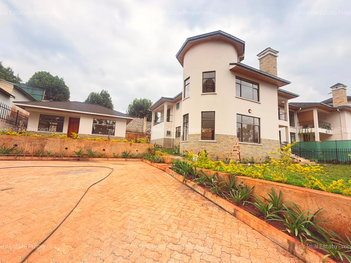 4 Bed Townhouse with En Suite in Nyari - 1