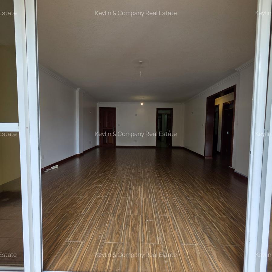 3 Bed Apartment with En Suite in Riverside - 6