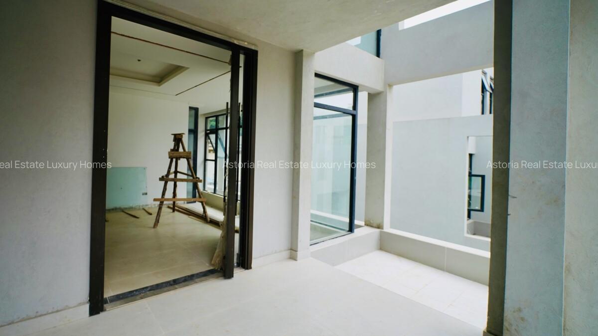 5 Bed Villa with En Suite at 2026-187 5 Bed - 14