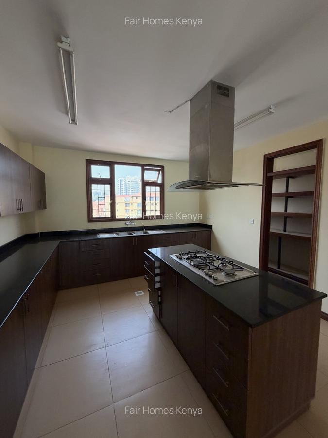 3 Bed Apartment with En Suite at Riverside Drive - 2
