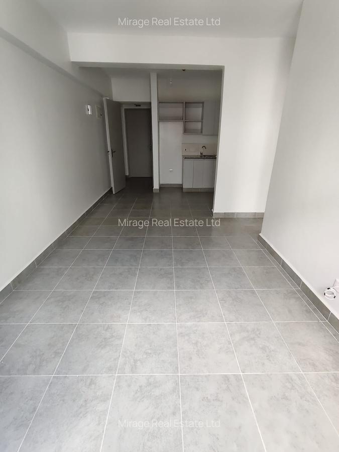 1 Bed Apartment with Swimming Pool in Garden Estate - 2