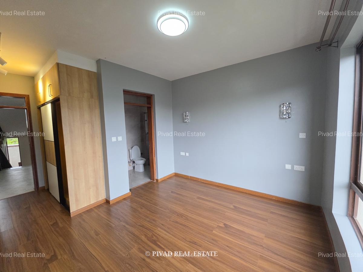 4 Bed Townhouse with Swimming Pool in Runda - 14