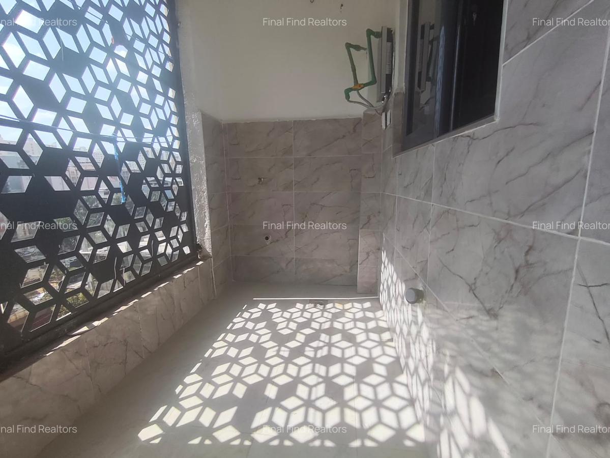 4 Bed Apartment with En Suite in Parklands - 10