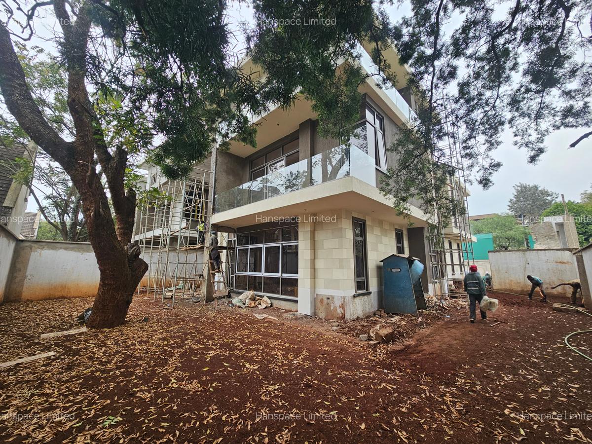 5 Bed Villa with En Suite in Lavington - 8