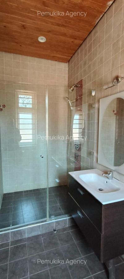 5 Bed Townhouse with En Suite in Rosslyn - 8