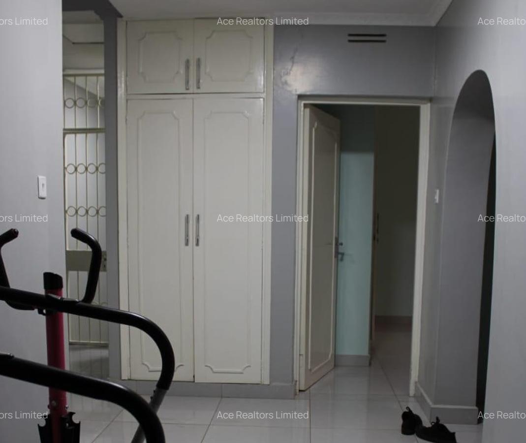 6 Bed Townhouse with En Suite at Brookside - 11