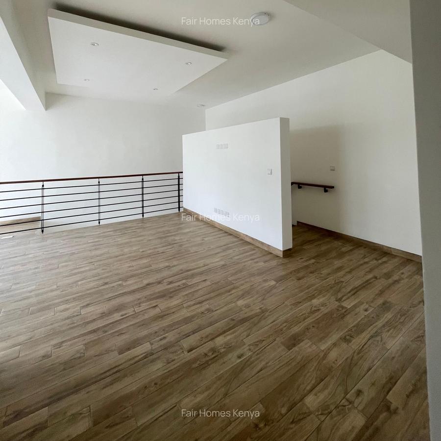 4 Bed Apartment with En Suite at Riverside Drive - 11