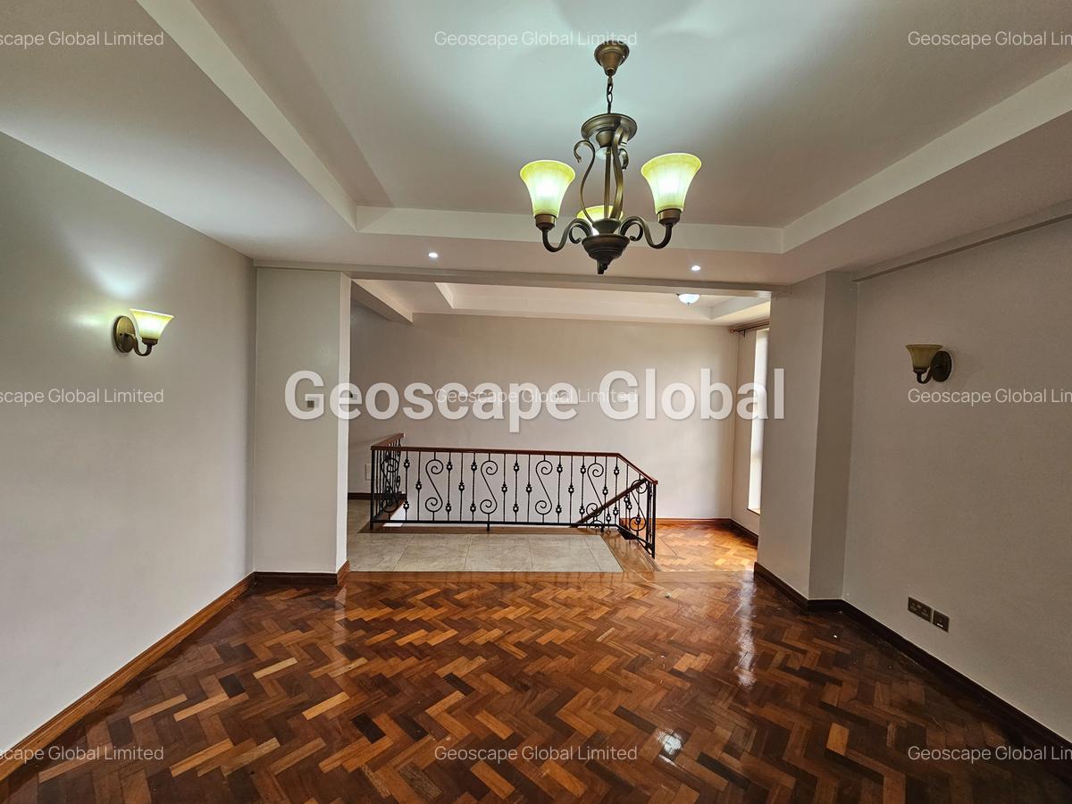 4 Bed Apartment with En Suite in Riverside - 3