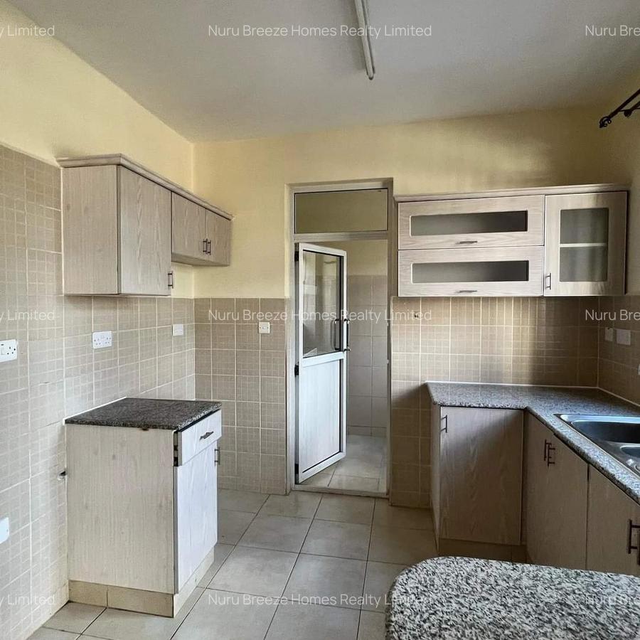 2 Bed Apartment with En Suite in Kilimani - 3