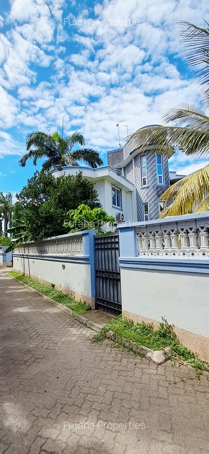 5 Bed House with En Suite at Nyali - 14