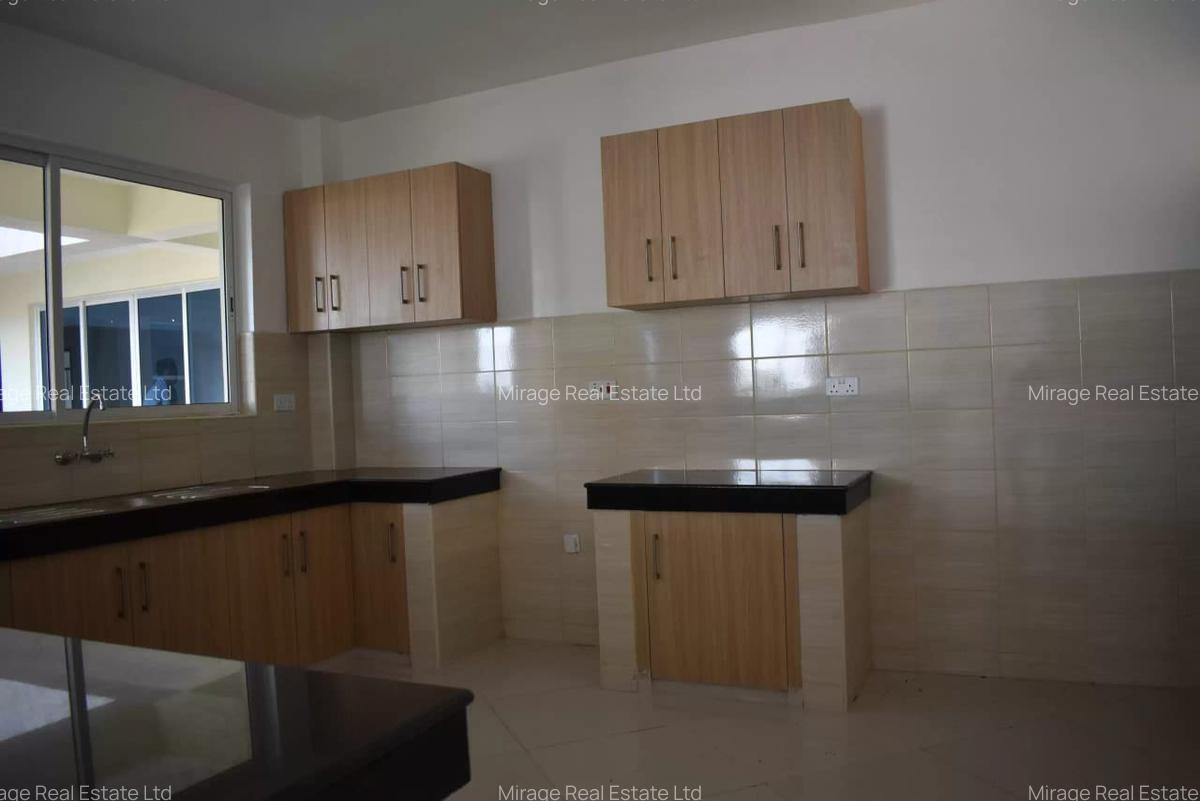 3 Bed Apartment with Staff Quarters in Kilimani - 12