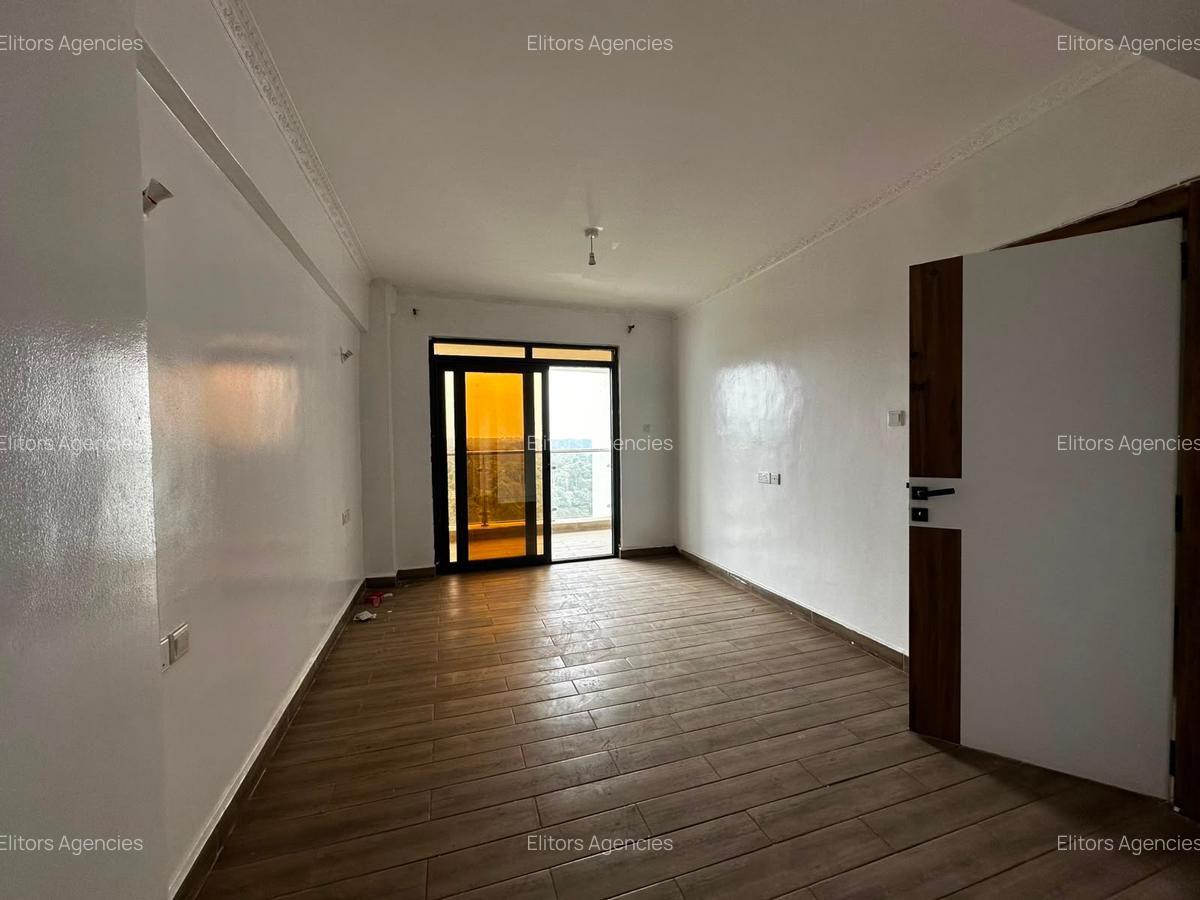 3 Bed Apartment with En Suite at 6Th Parklands Avenue - 17