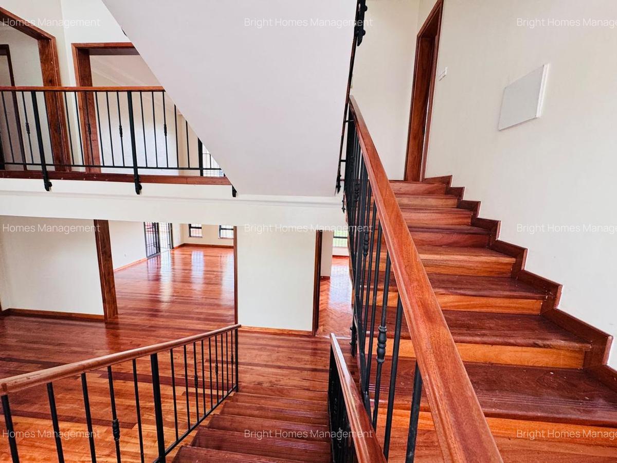 6 Bed Villa with En Suite in Loresho - 12