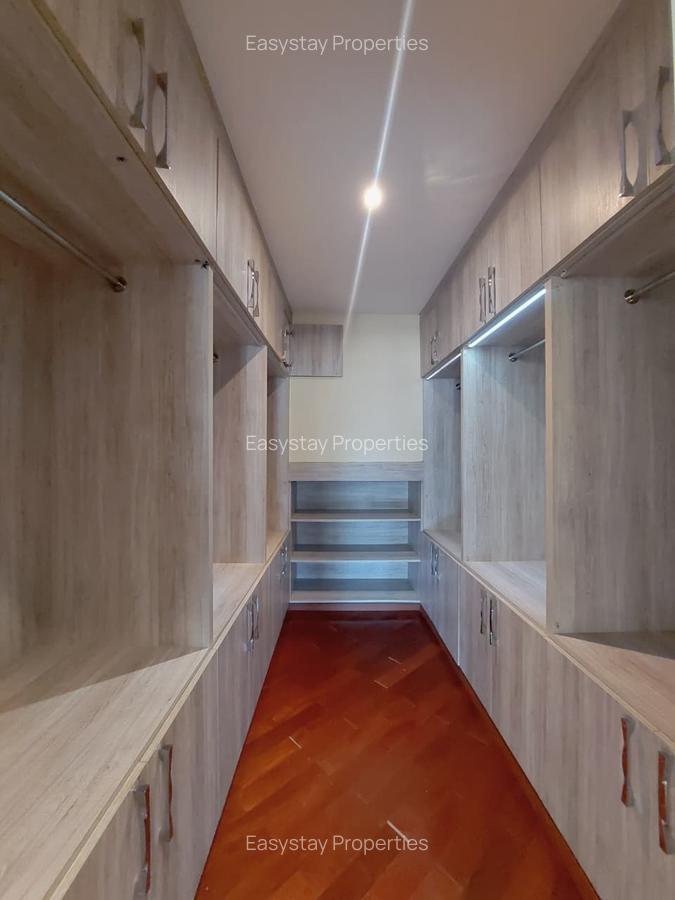 5 Bed Townhouse with En Suite in Lavington - 6