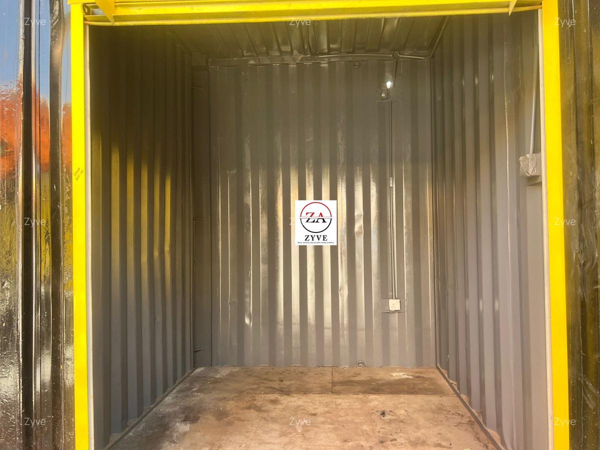 60 ft² Shop with Fibre Internet at Base - 8