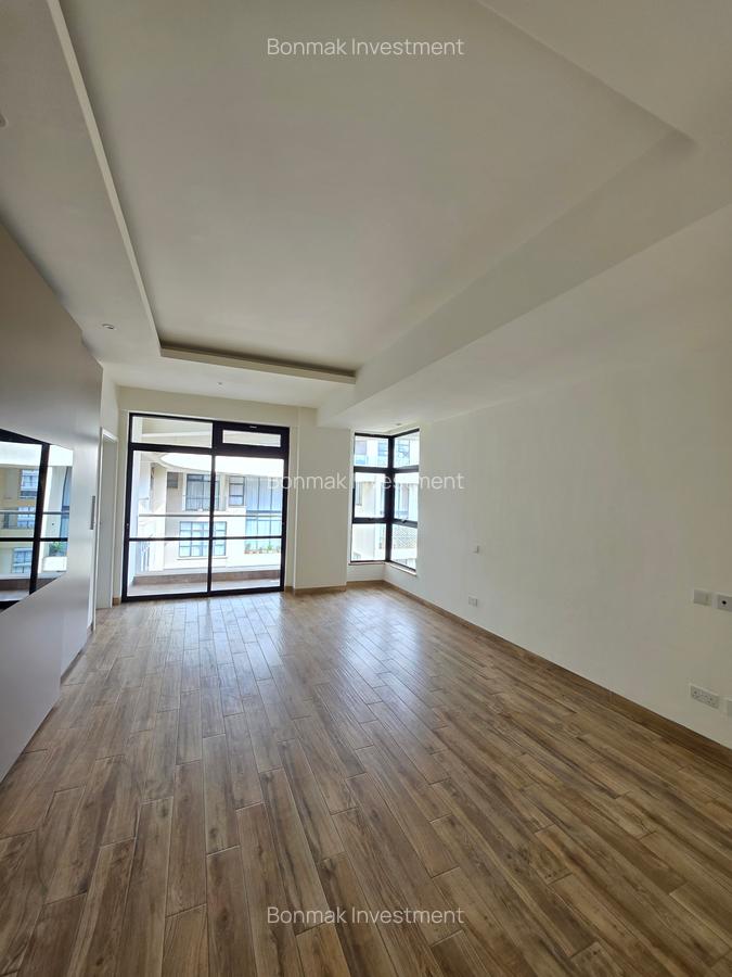 4 Bed Apartment with En Suite at Riverside Drive - 16