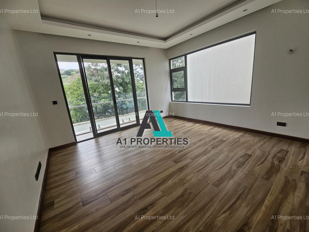 6 Bed Townhouse with En Suite in Lavington - 14
