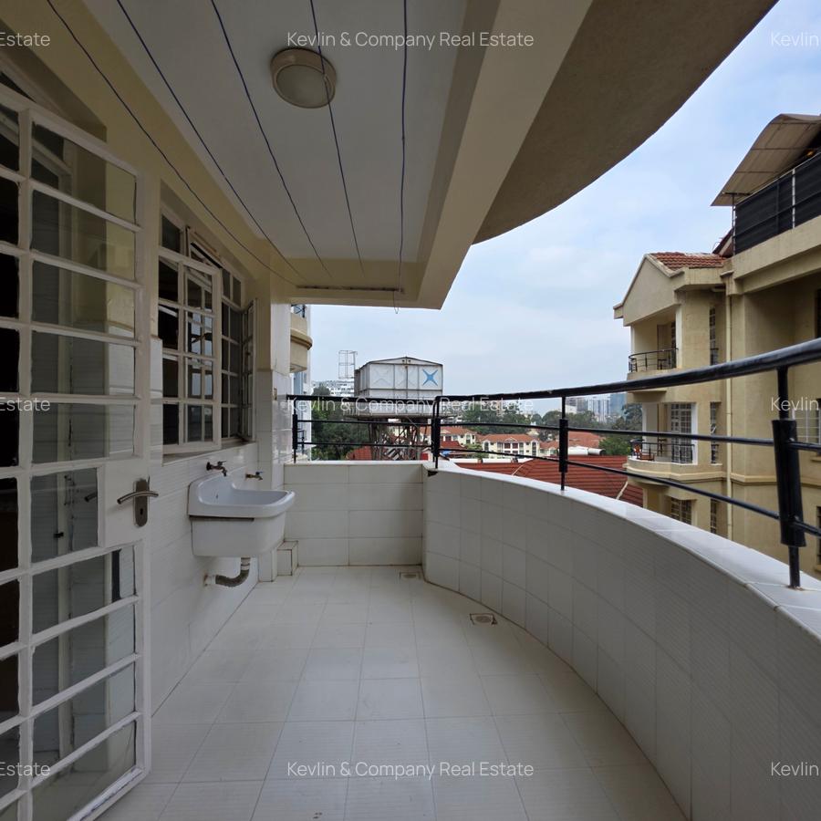 3 Bed Apartment with En Suite in Lavington - 7