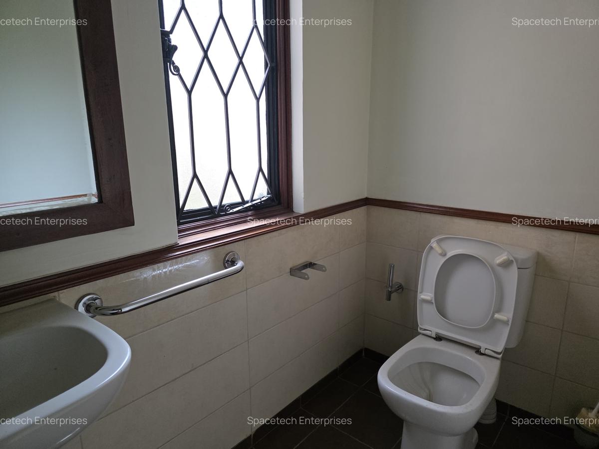 5 Bed House with En Suite in Gigiri - 9
