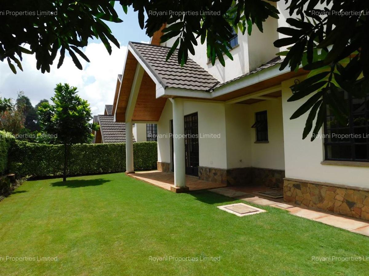 4 Bed House with En Suite at Summerfield Estate - 19