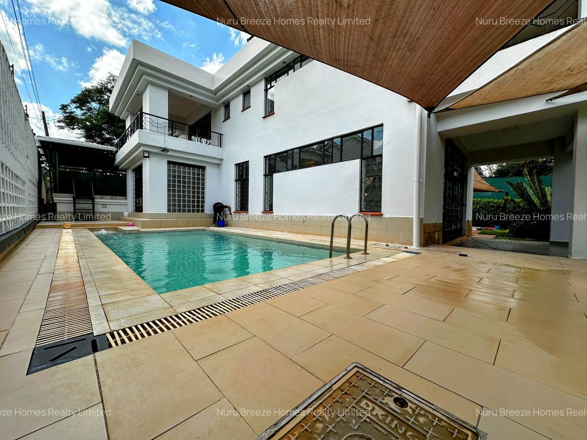 5 Bed House with En Suite in Runda - 8