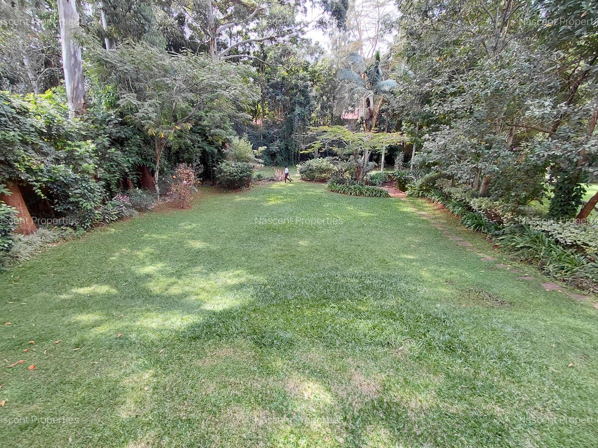 6 Bed House with En Suite in Nyari - 3