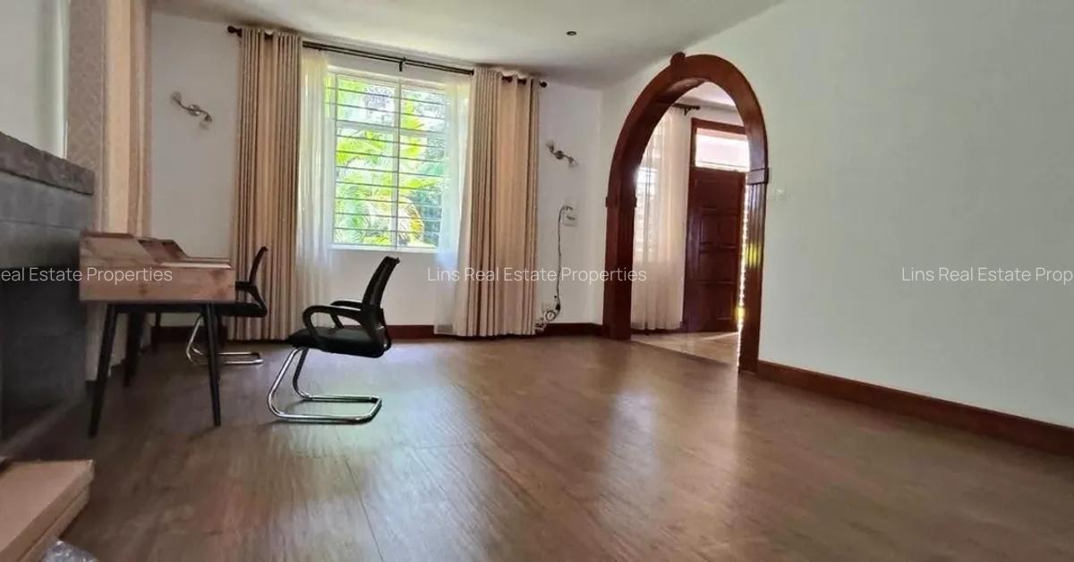 5 Bed Townhouse with En Suite in Rosslyn - 5