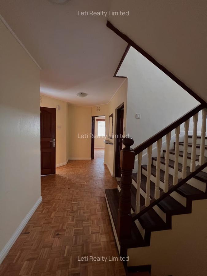 4 Bed Townhouse with En Suite in Lavington - 10