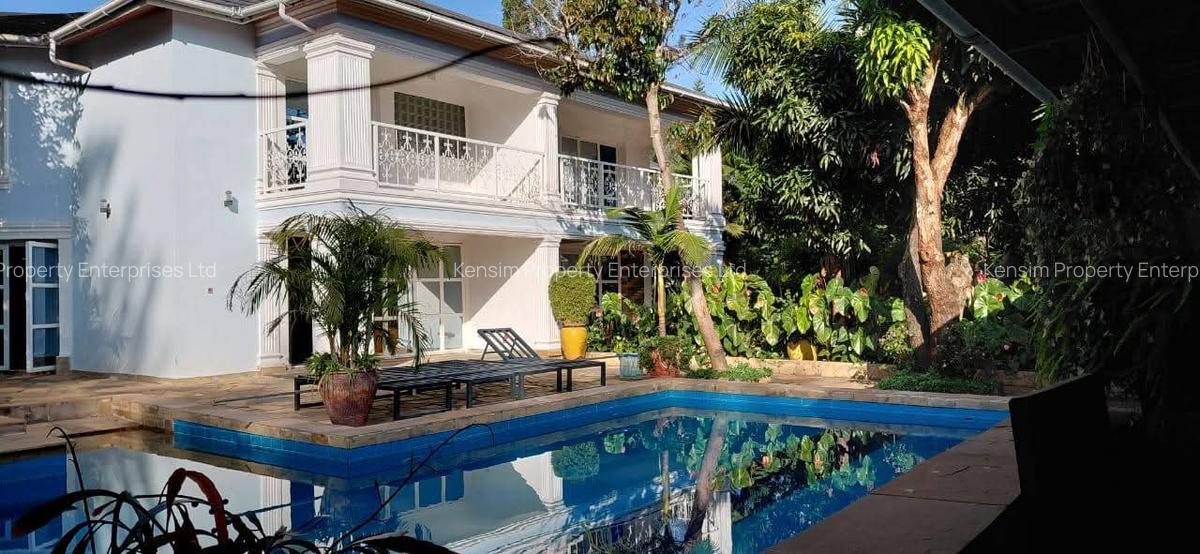 5 Bed House with En Suite in Runda - 1
