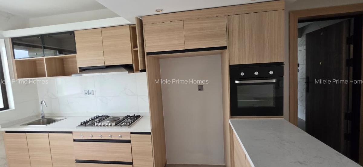 Serviced 3 Bed Apartment with En Suite at Riverside - 5