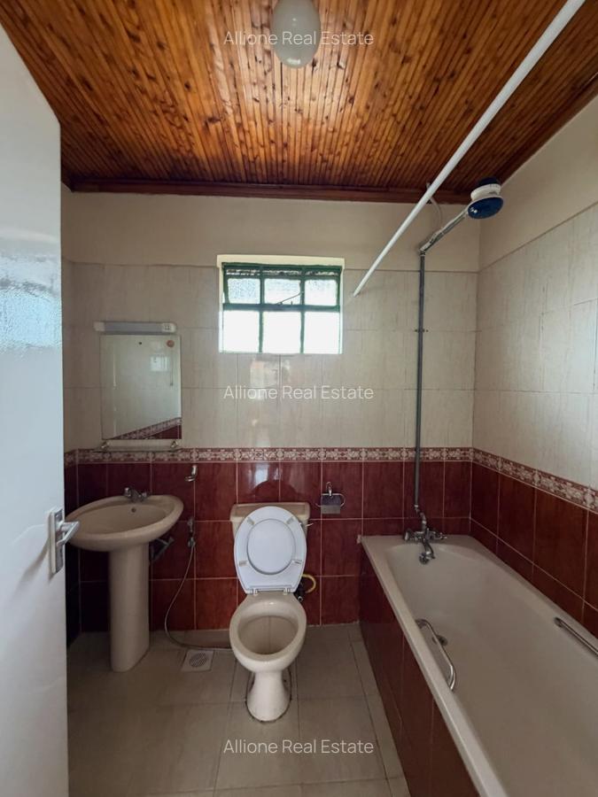 4 Bed Apartment with Parking at Off - Dennis Pritt Road - 16