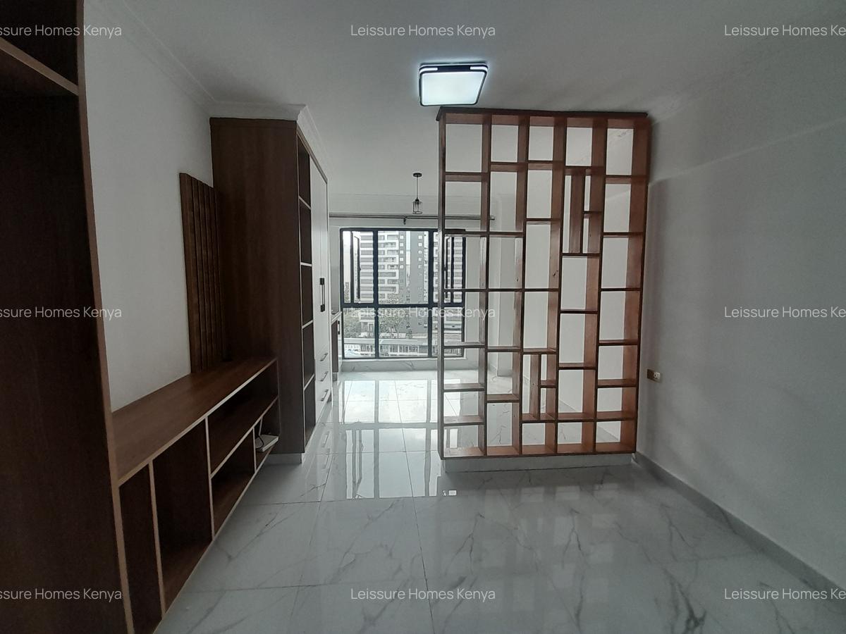 Studio Apartment with Gym at Wood Avenue - 3