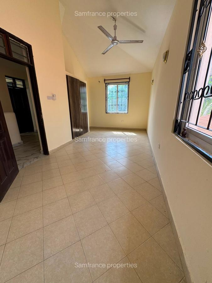 4 Bed Villa with En Suite at Utange - 6