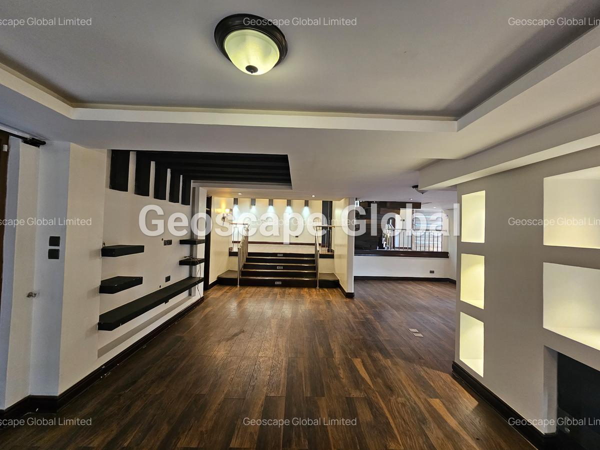 4 Bed Apartment with En Suite in Riverside - 3