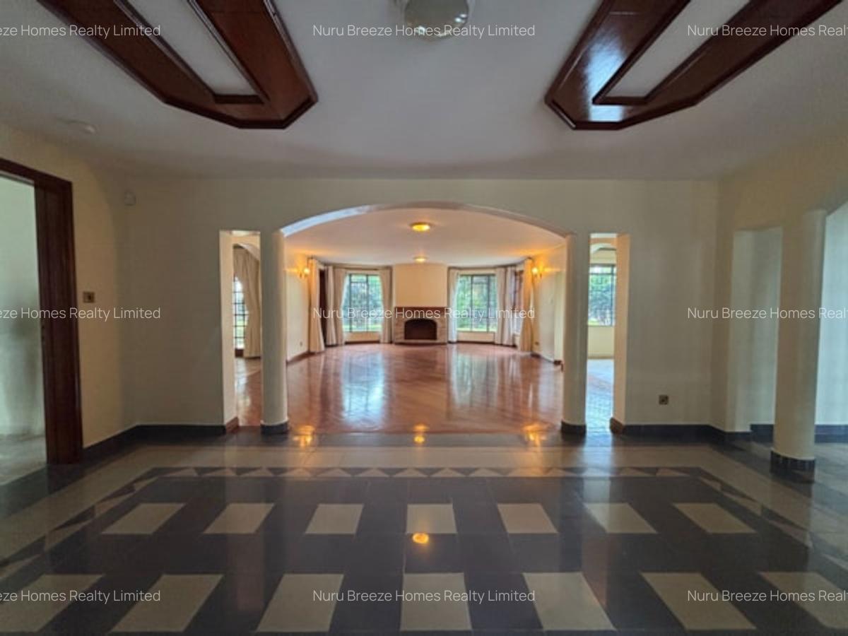 5 Bed House with En Suite in Runda - 2